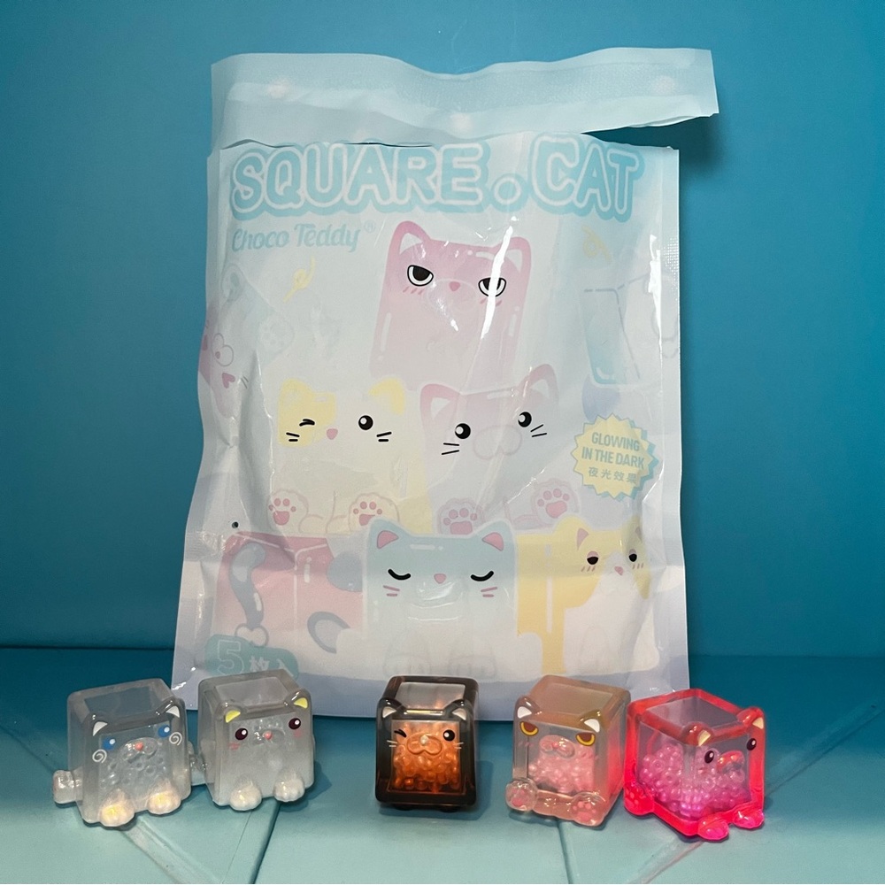 Choco Teddy - Square Cat Ice Cube Glow In The Dark Series - Lot of 5